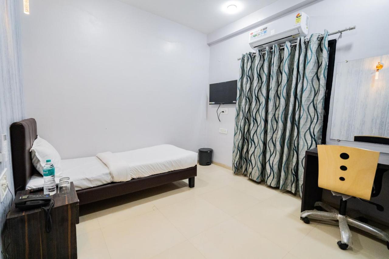 Hotel C20 Indore
