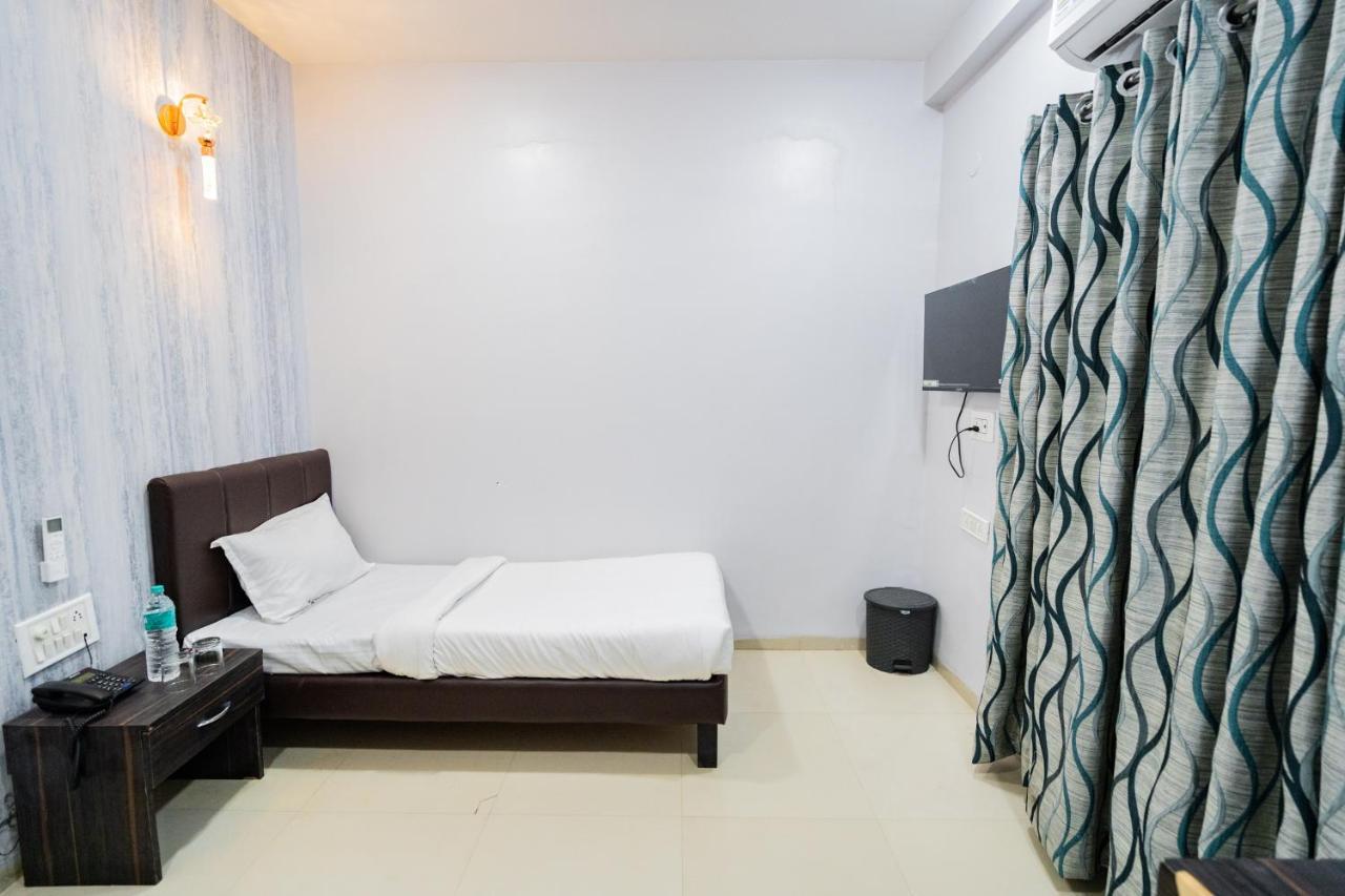 Hotel C20 3*